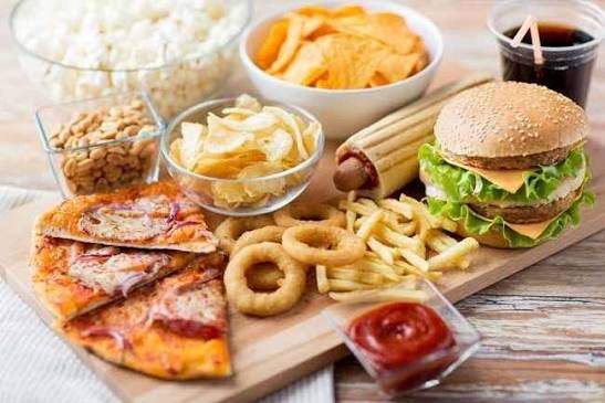 9 Risiko Mengonsumsi Makanan Cepat Saji secara Berlebihan - Alodokter