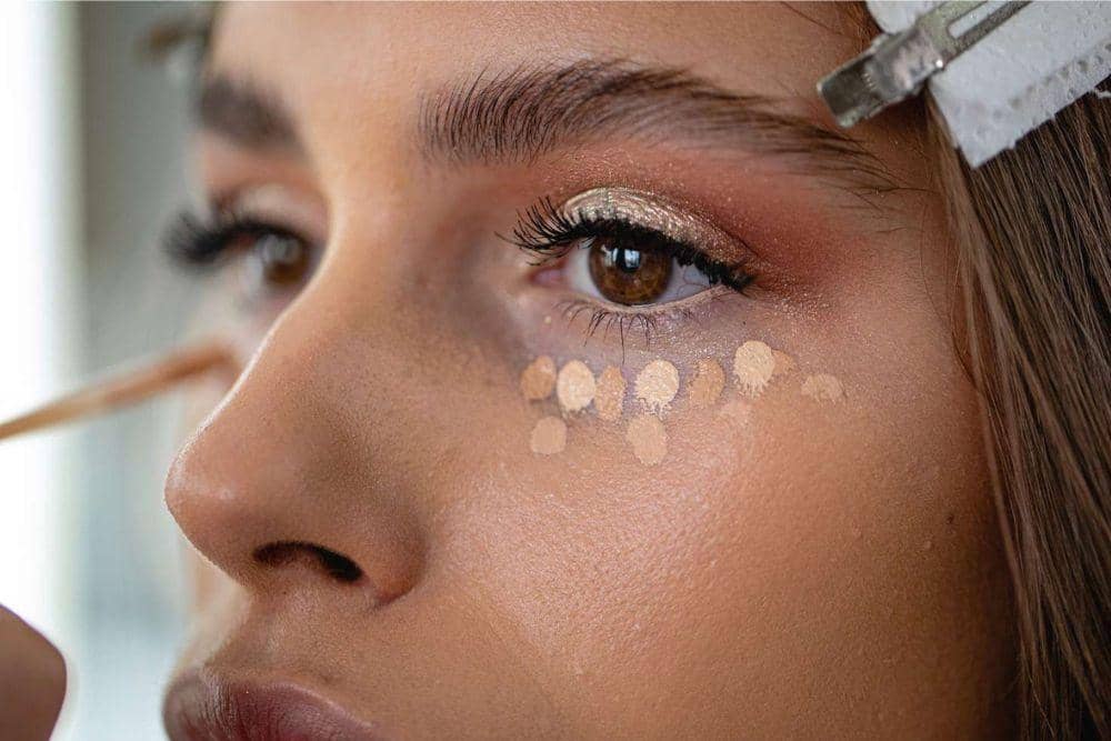 Cara Touch Up Makeup Crack agar Kembali Flawless | Popbela.com